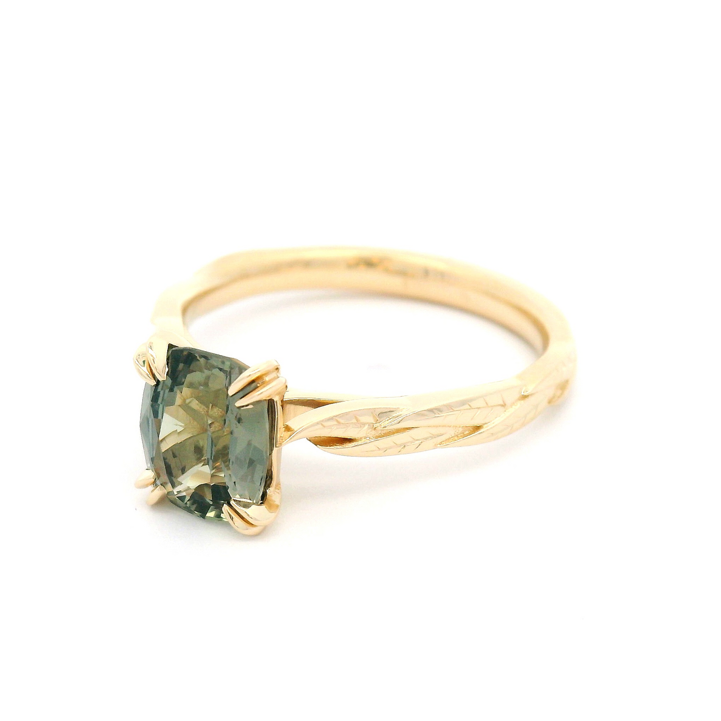 14k Yellow Solitaire with 1.74ct Purple To Green Colour-Change Sapphire