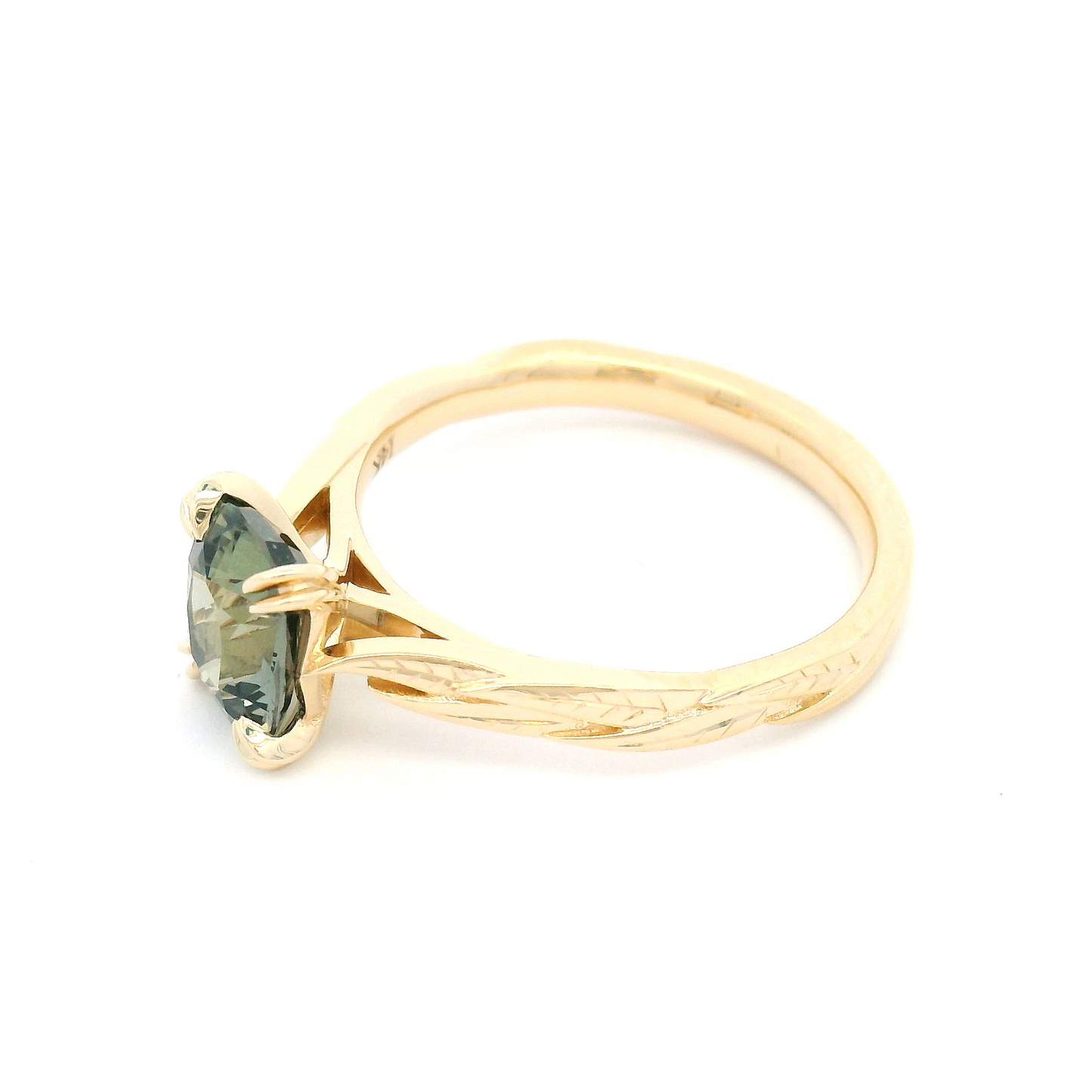 14k Yellow Solitaire with 1.74ct Purple To Green Colour-Change Sapphire
