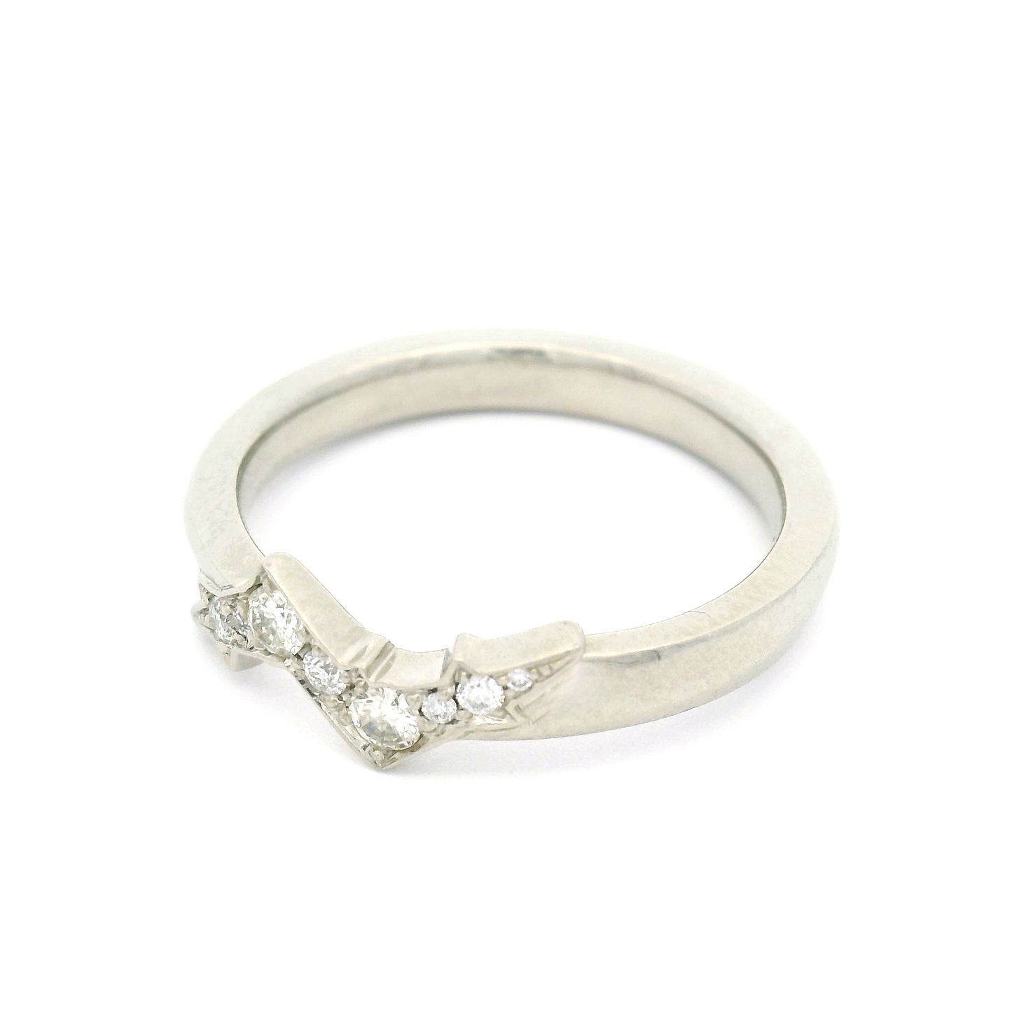 14k White Carved Frost Crystal Band with 0.15cts Natural Diamonds