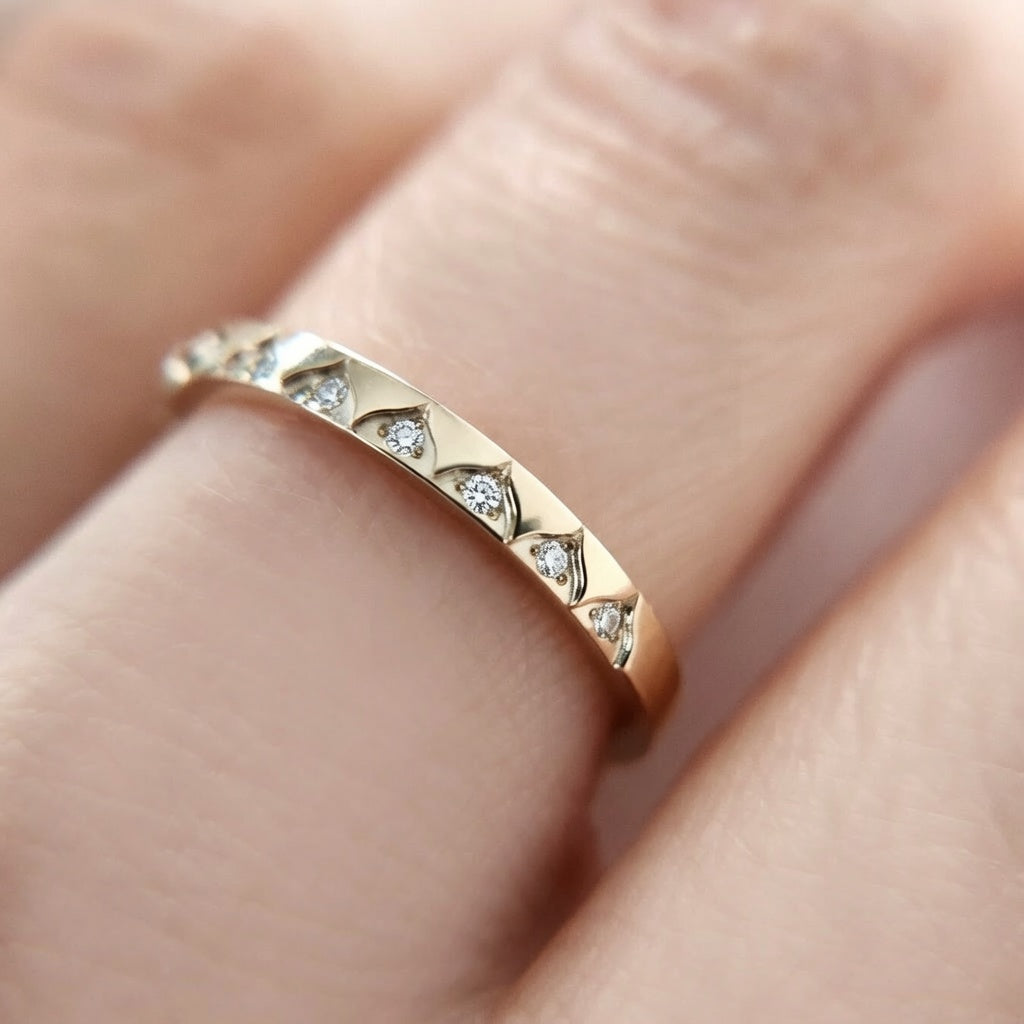 Arch Motif Band