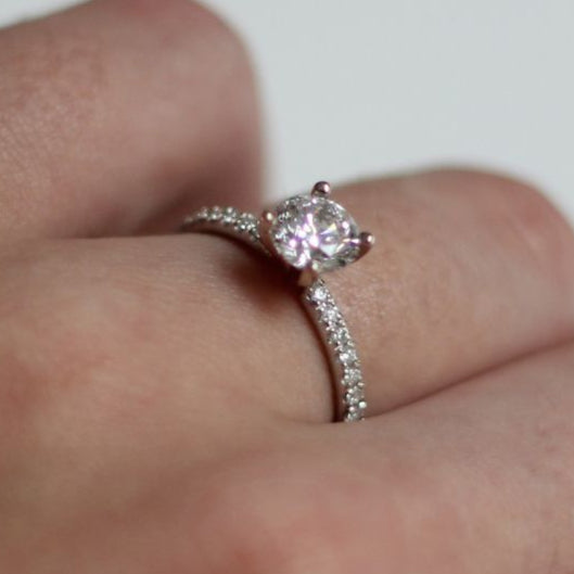 Round Brilliant Lab Diamond Engagement Ring