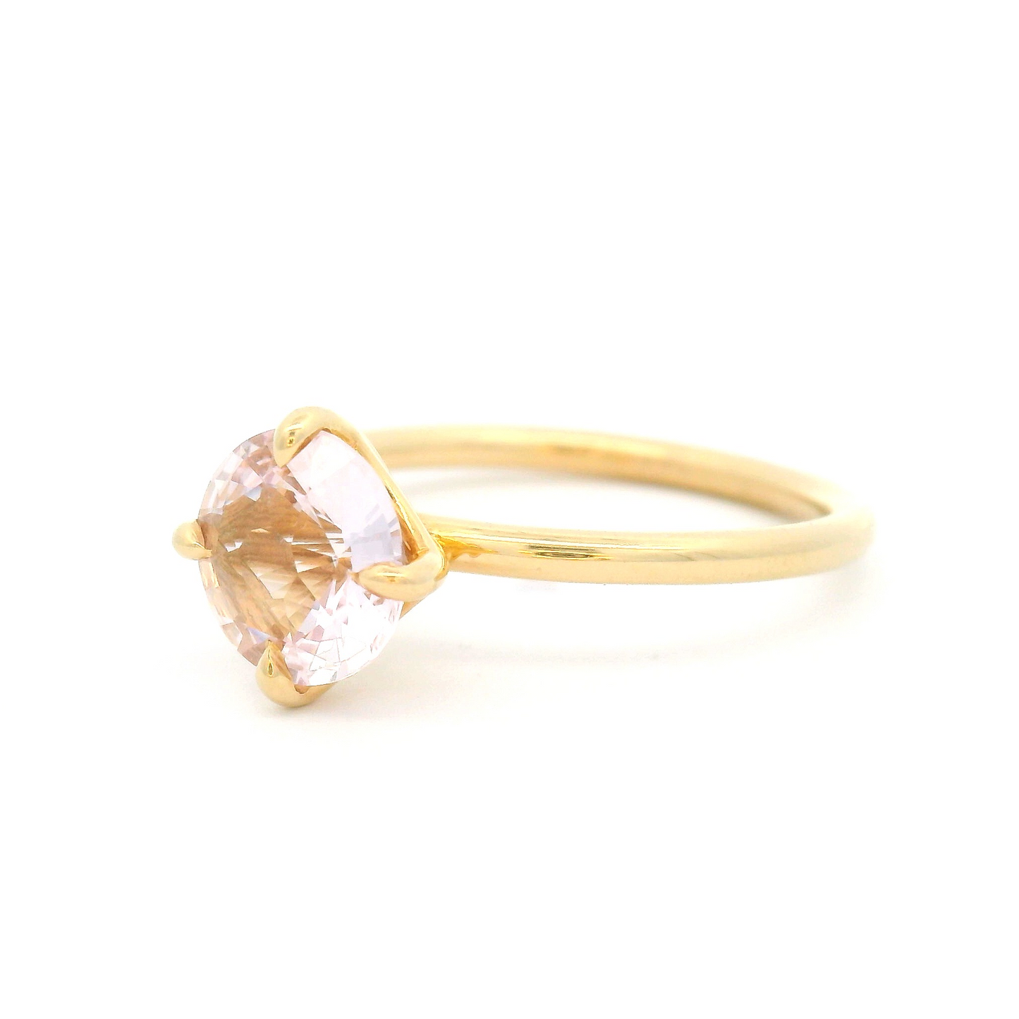 14k Yellow Solitaire with Round 1.55ct Peach Sapphire