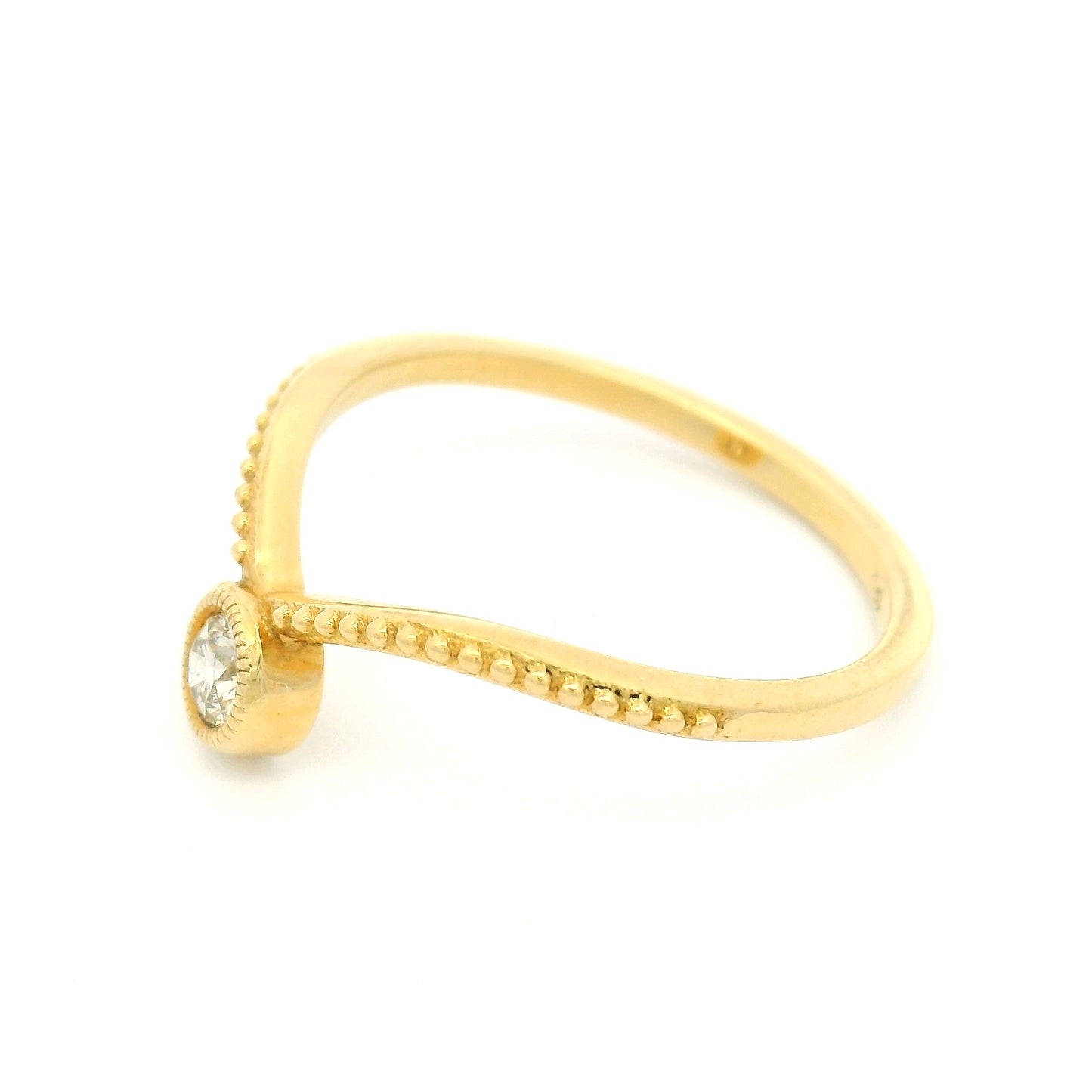 18k Yellow Bezel-Set Solitaire with 0.15ct Natural Round Brilliant Cut Diamond
