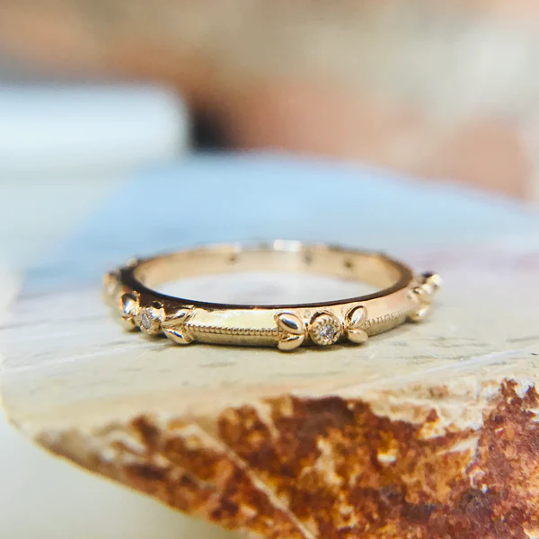 14k yellow gold colourless diamonds band arrow love enngagement ring toronto