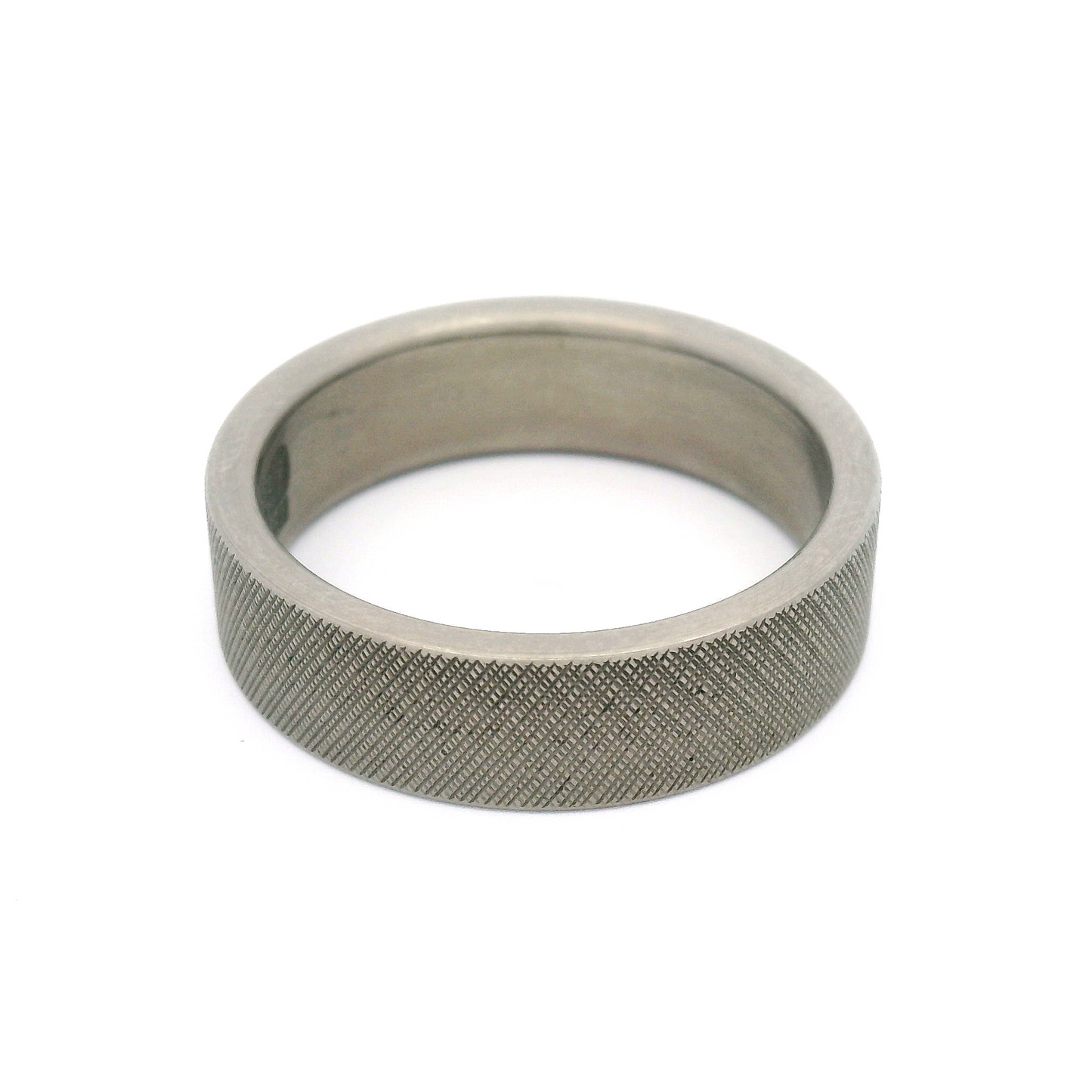7.5mm Wide Titanium Engraved Crosshatch Band