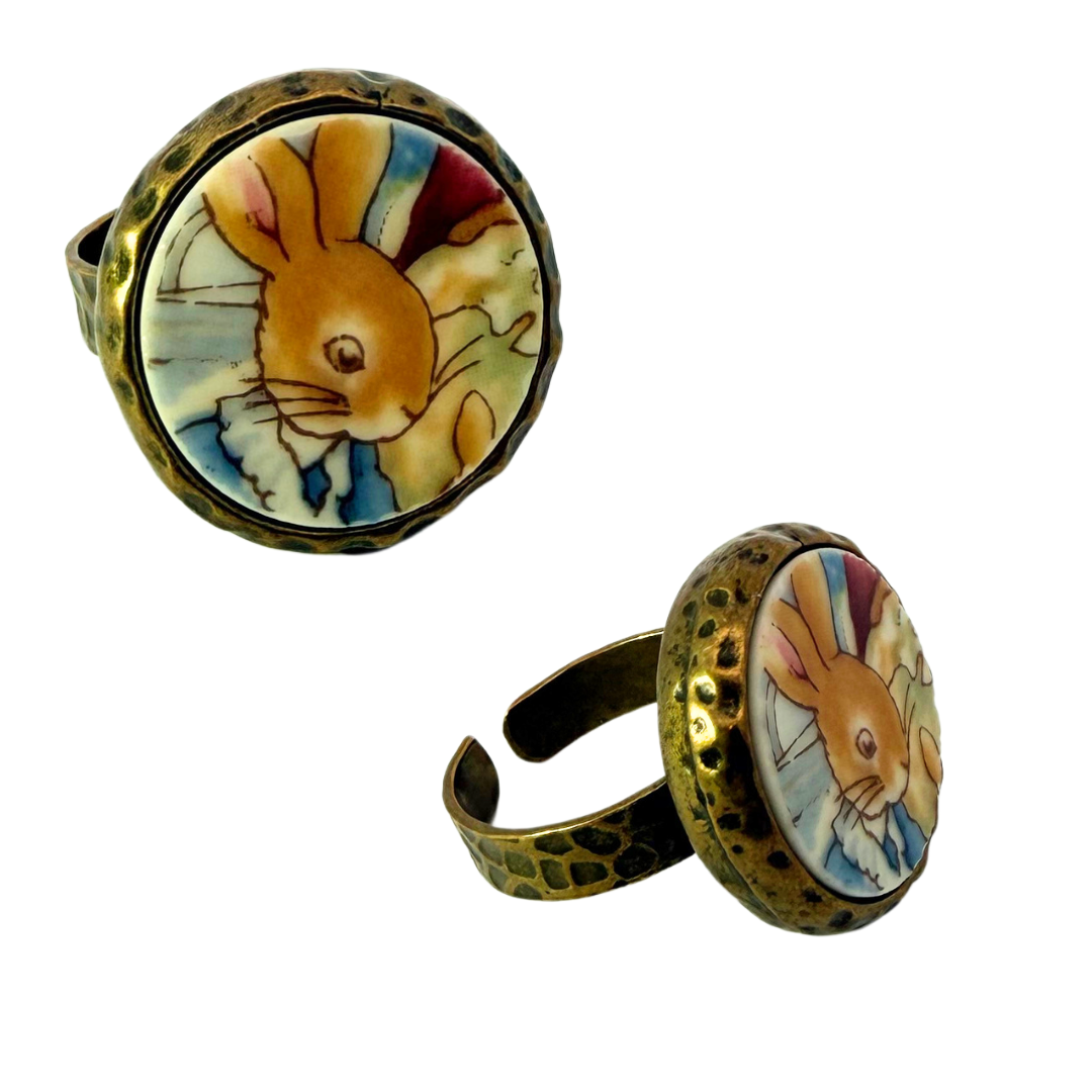 Bezel-Set China Bunny Ring