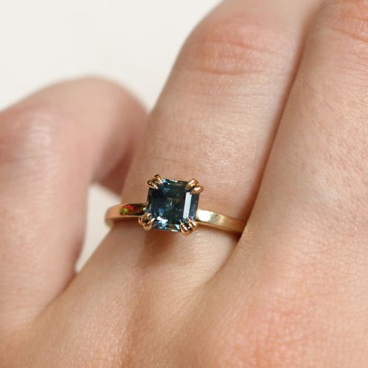 Montana Sapphire Solitare Engagement Ring