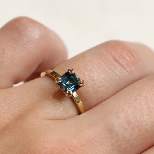 Montana Sapphire Solitare Engagement Ring