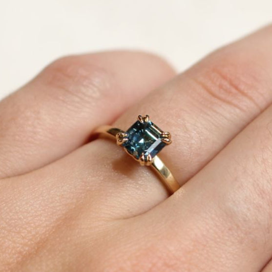 Montana Sapphire Solitare Engagement Ring