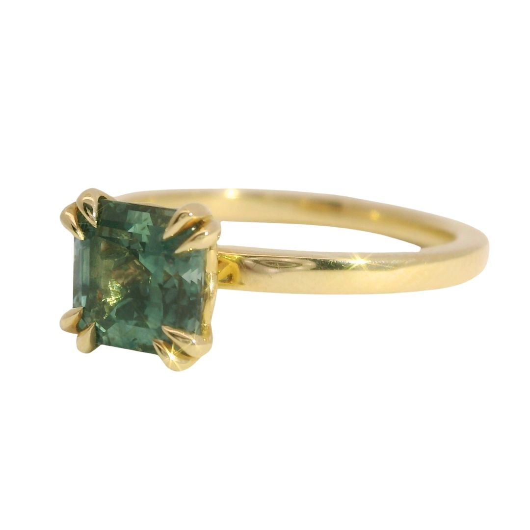 Montana Sapphire Solitare Engagement Ring