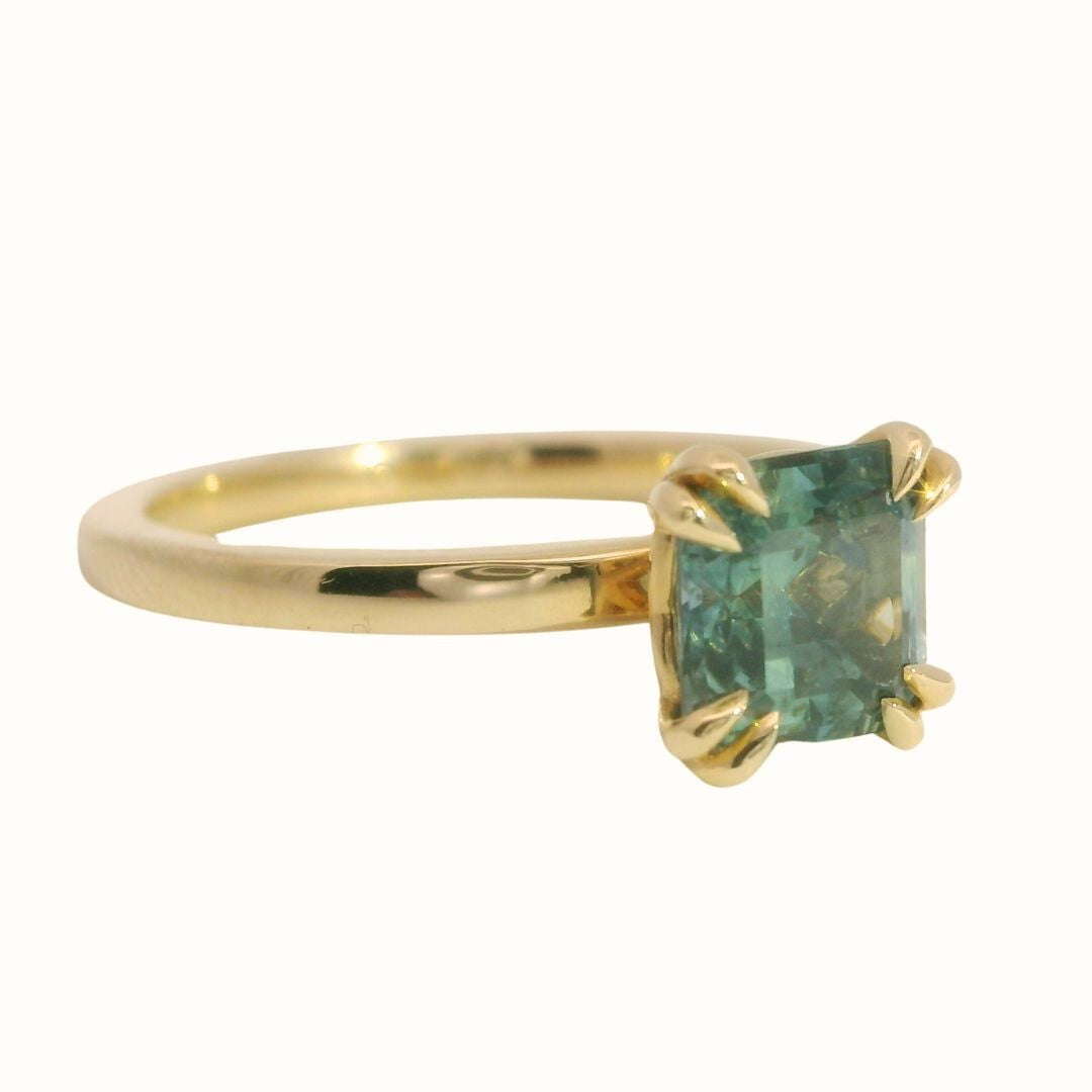 Montana Sapphire Solitare Engagement Ring