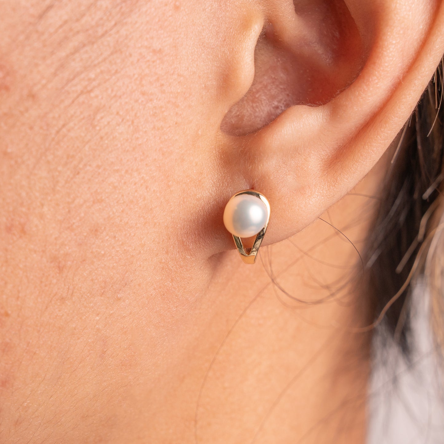 Freshwater Pearl Huggie Earrings