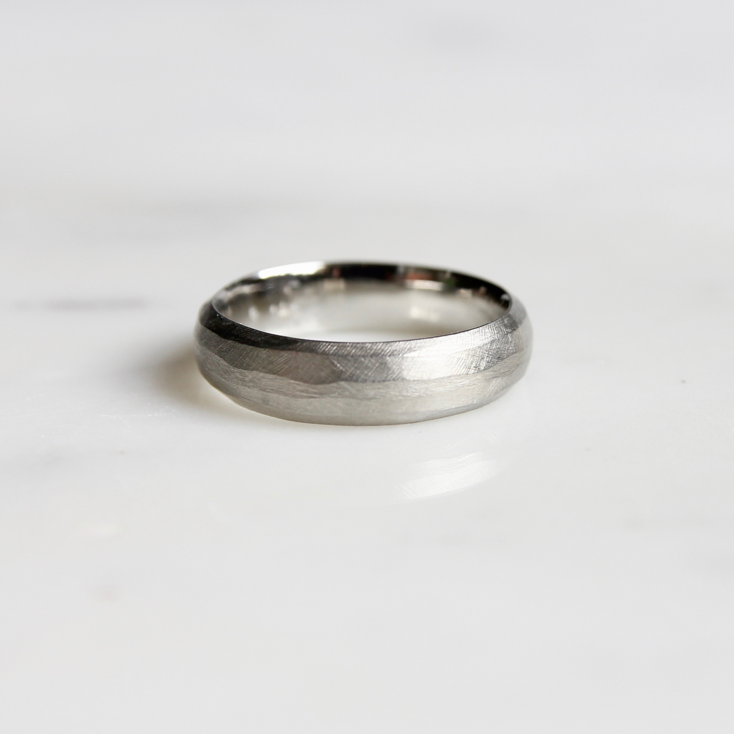 14k White Gold Carved Lines Band