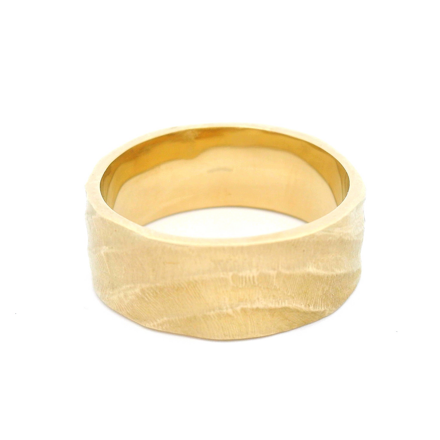 POM207-10k-yellow-7.5mm-wide-sculpted-texture-band