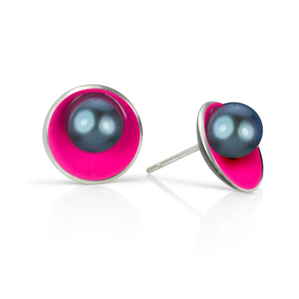 Pop Pearl Stud Earrings
