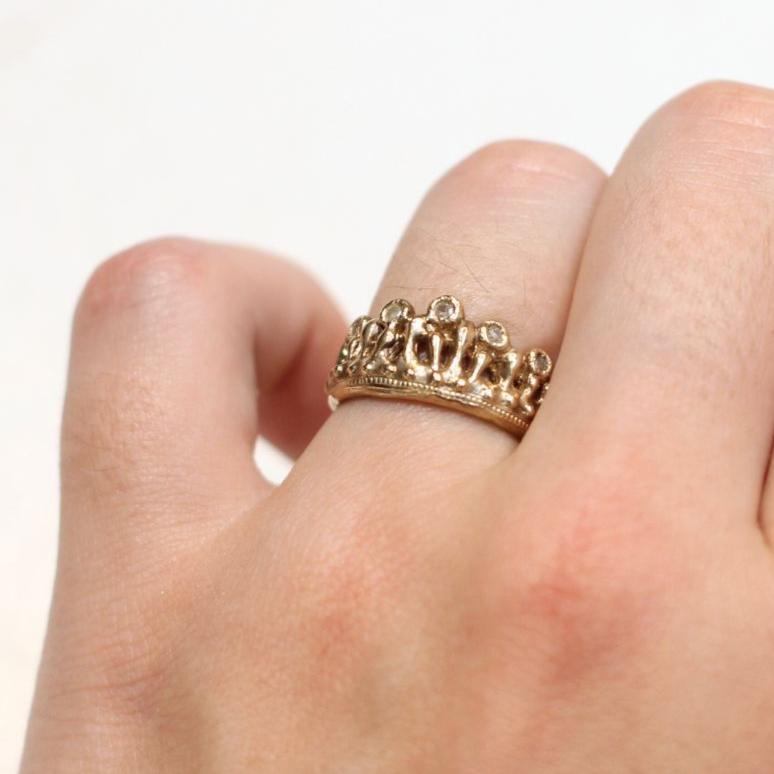 Mermaid Crown - Diamond Wedding band