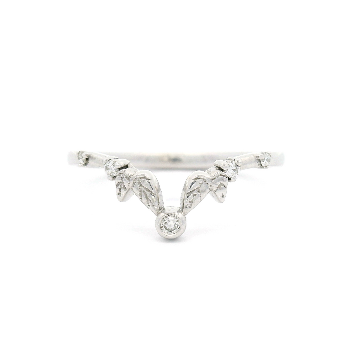 14k White Contour Leaf Band with 0.05cts Diamonds