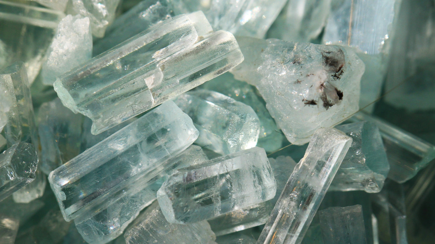 march birthstone jewellery - aquamarine jewellery