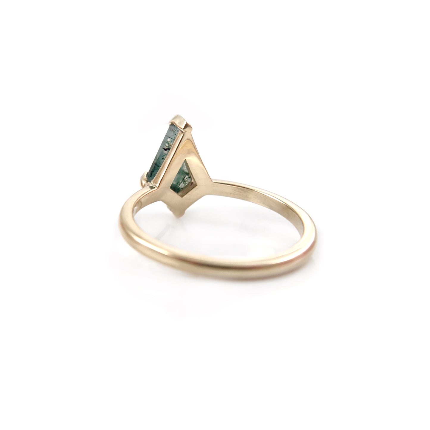 10k Yellow Solitaire with 1.25ct Kite Moss Agate
