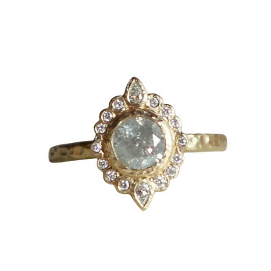 Amelie - Round Brilliant Diamond Halo Solitaire Engagement Ring