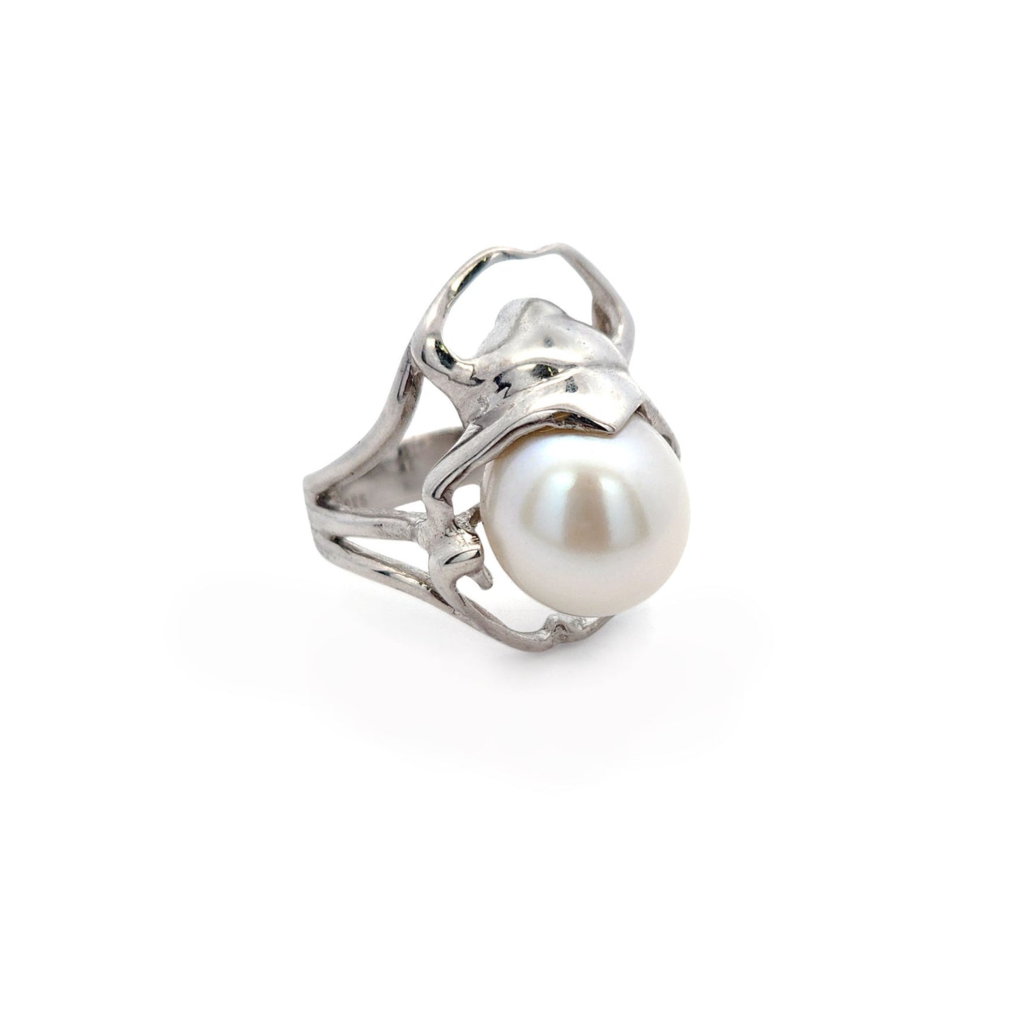 Beetle & White Pearl Ring