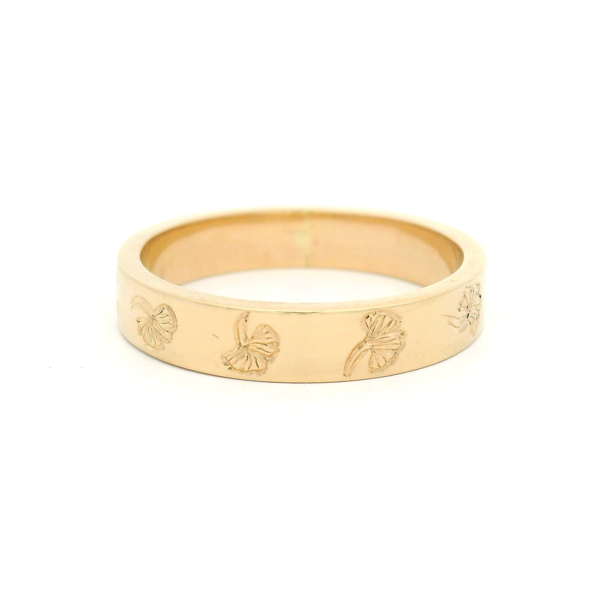 14K Yellow Gold 4mm Wide Flat Band with Engraved Ginkgo Leaf