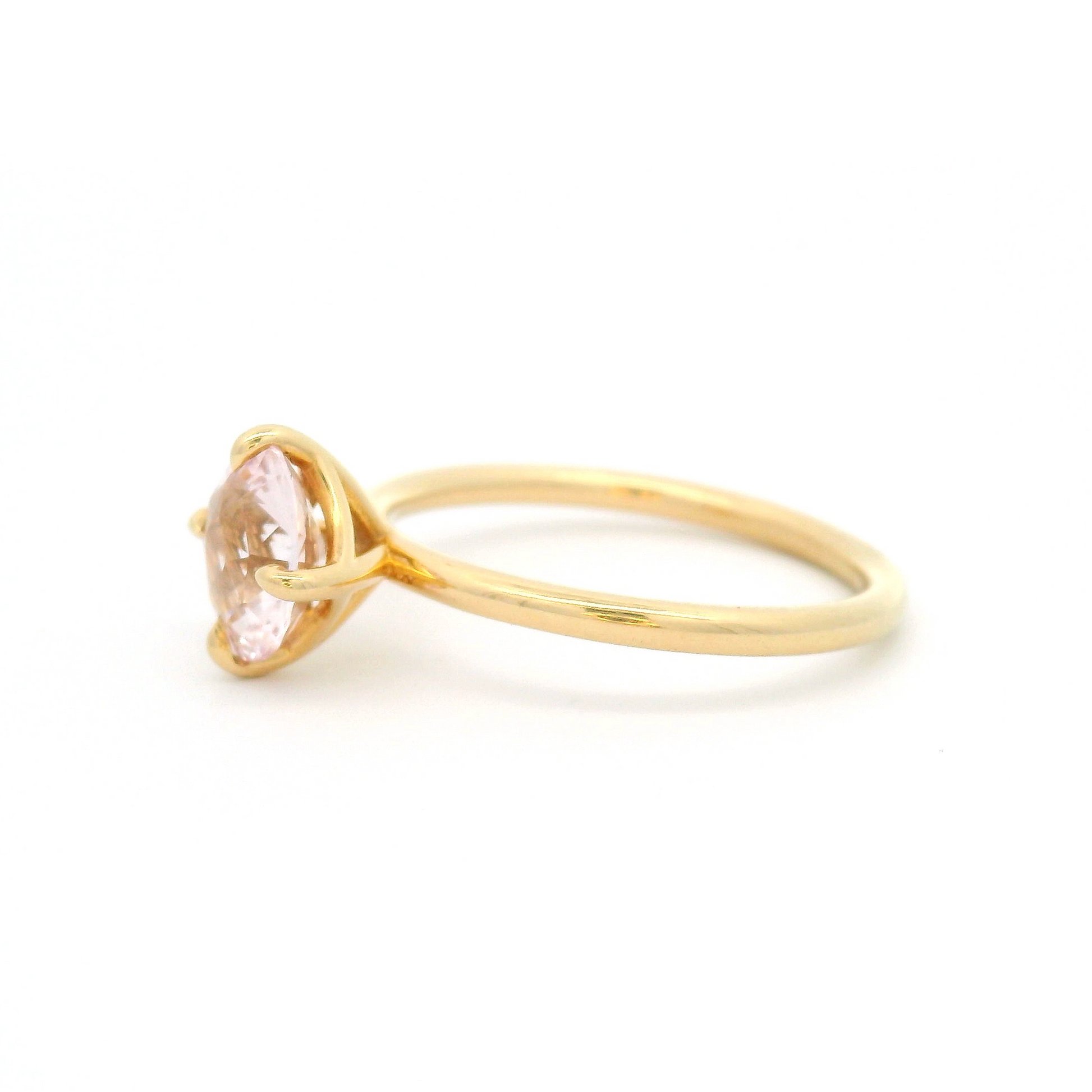 14k Yellow Solitaire with Round 1.55ct Peach Sapphire