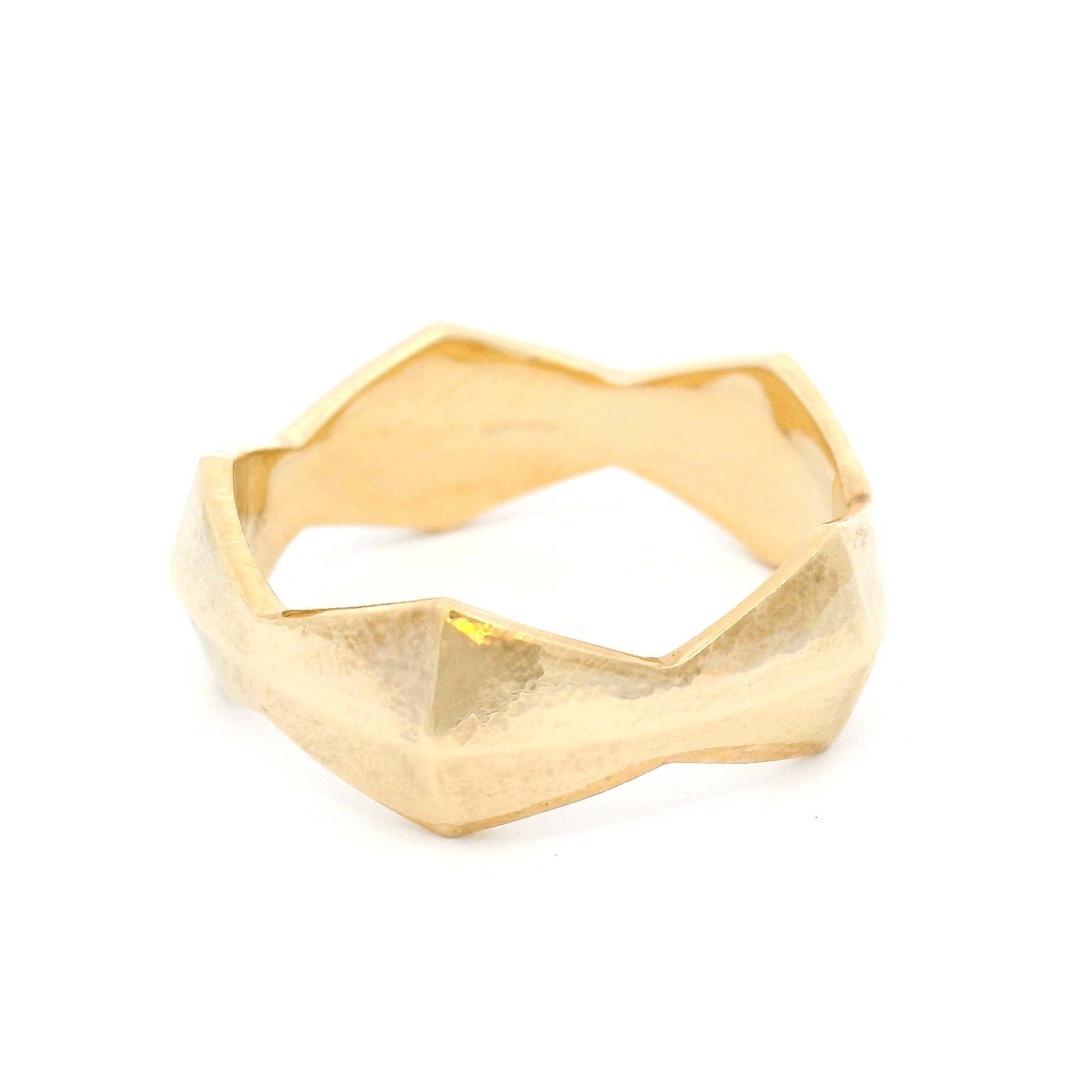 14k Yellow Textured Pyramid Band