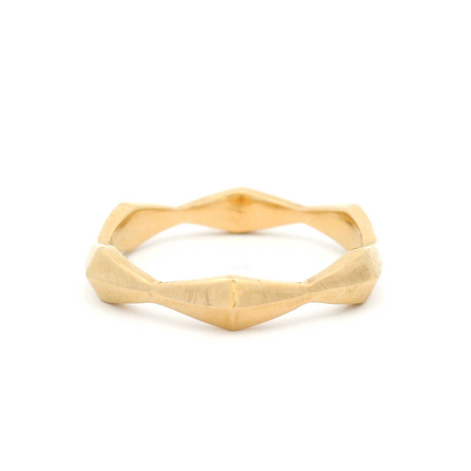 14k Yellow Elongated Pyramid Band