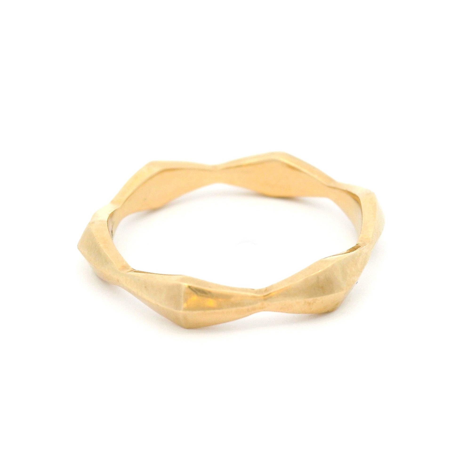 14k Yellow Elongated Pyramid Band