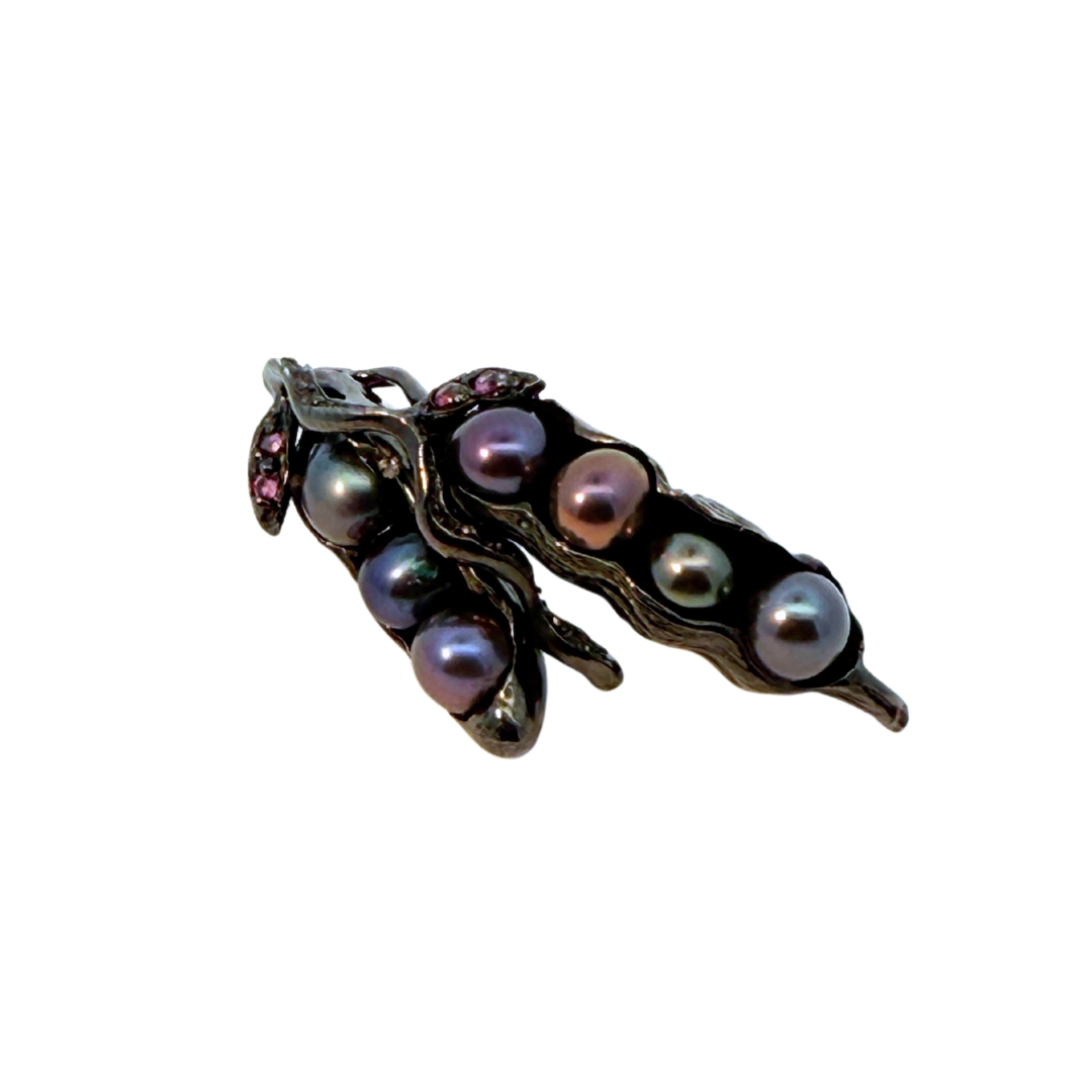 Black Pearl Pea Pod Brooch