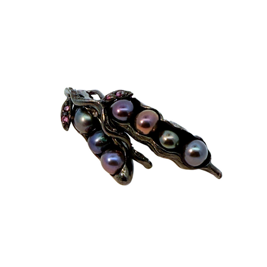 Black Pearl Pea Pod Brooch
