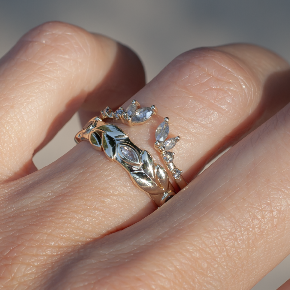 14k Yellow Leaf Band with 0.125cts Salt & Pepper and Black Diamonds