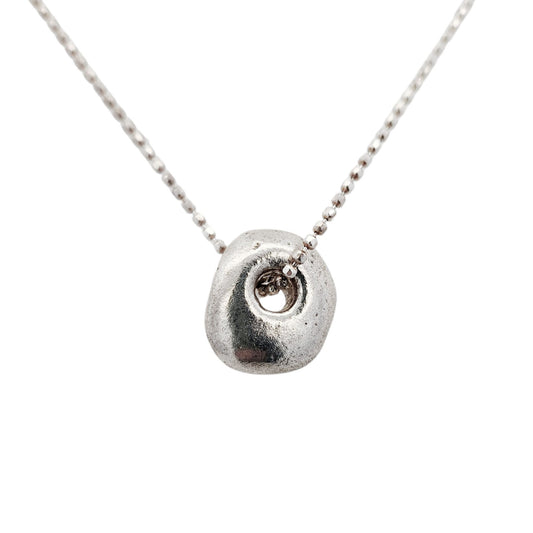 Medium Lucky Stone Necklace