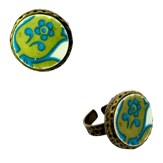 Green Bezel-Set China Ring