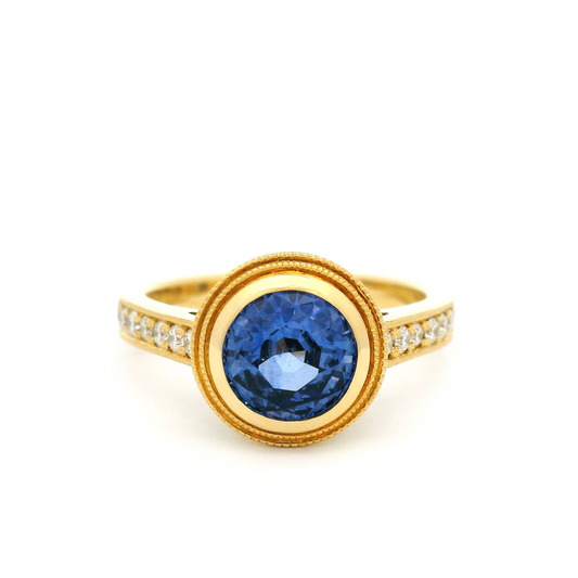 18k Yellow Vintage Style Ring with 1.89ct Round Blue Sapphire and Accent Diamonds