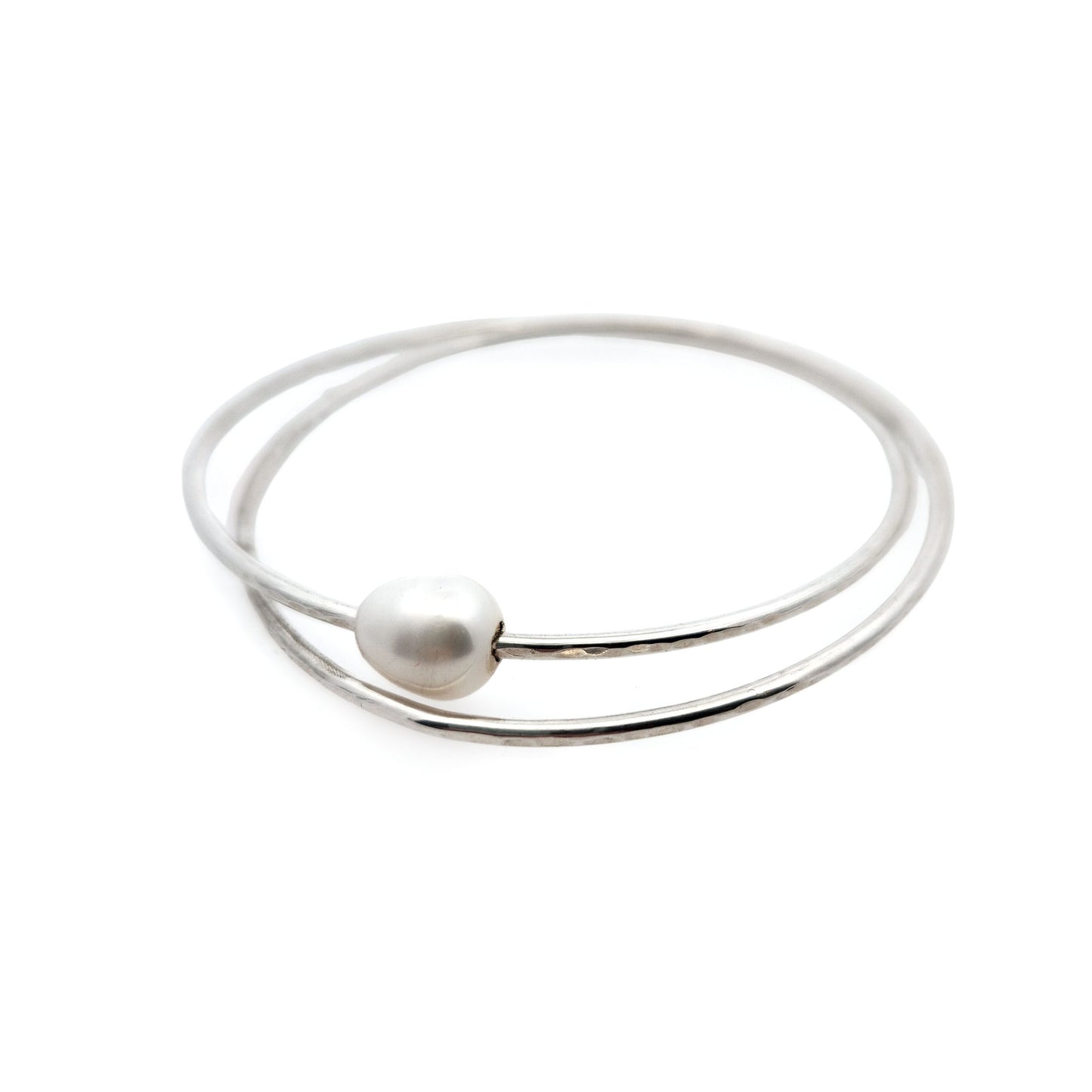 Interlocking Silver Bangle with Pearl