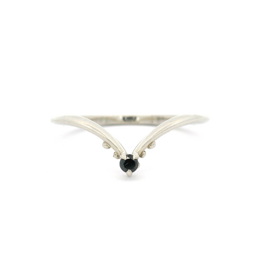 10k White Contour Band with 2mm Round Black Diamond
