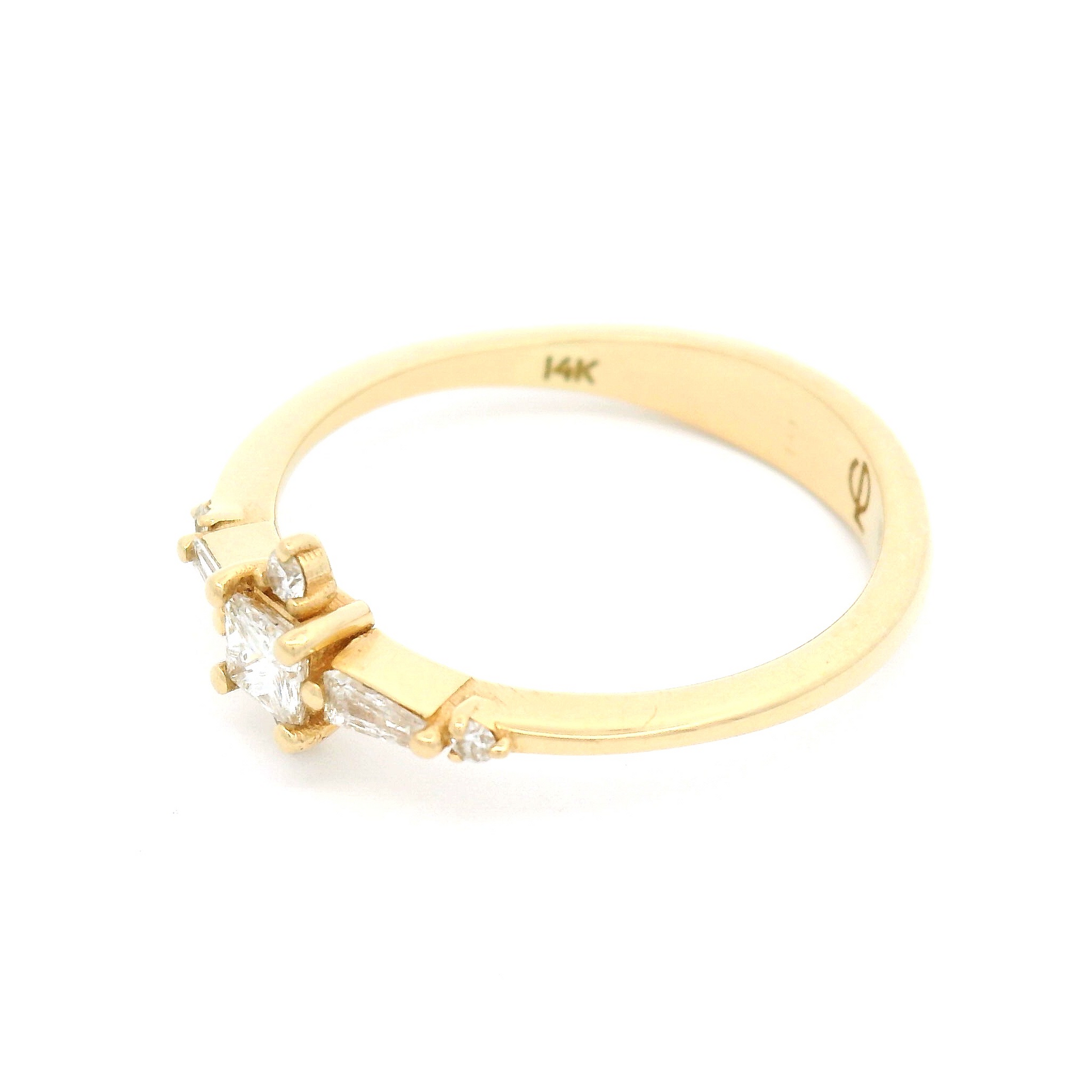 14k Yellow Engagement Ring with 0.31cts Mixed-Cut Diamonds