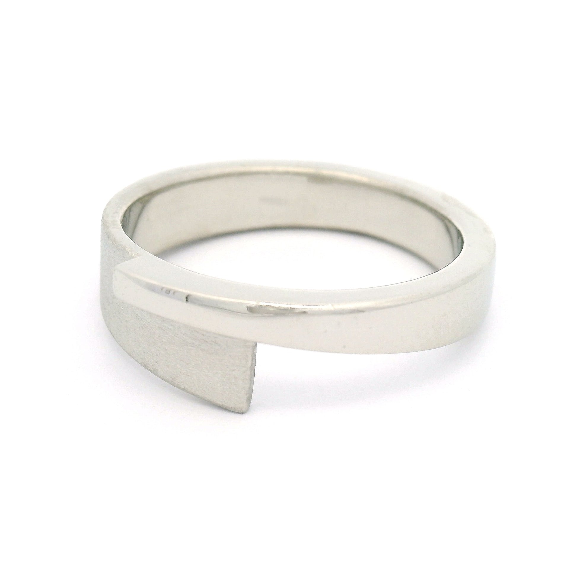 10k White Textured Ouroboros Band