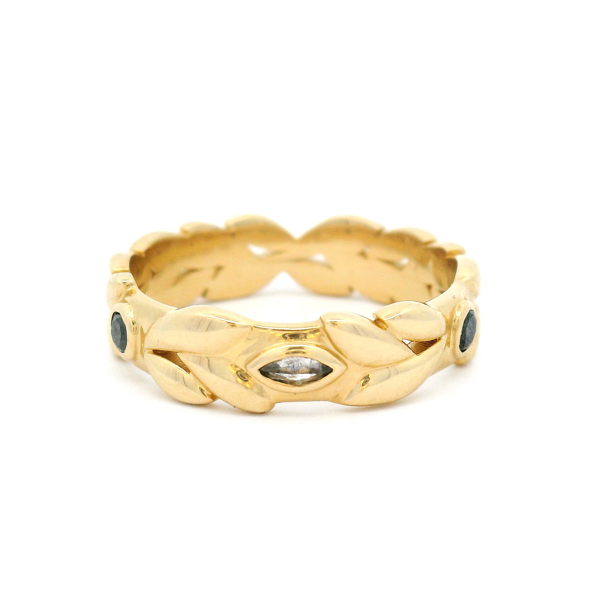 14k Yellow Leaf Band with 0.13cts Salt & Pepper and Black Diamonds
