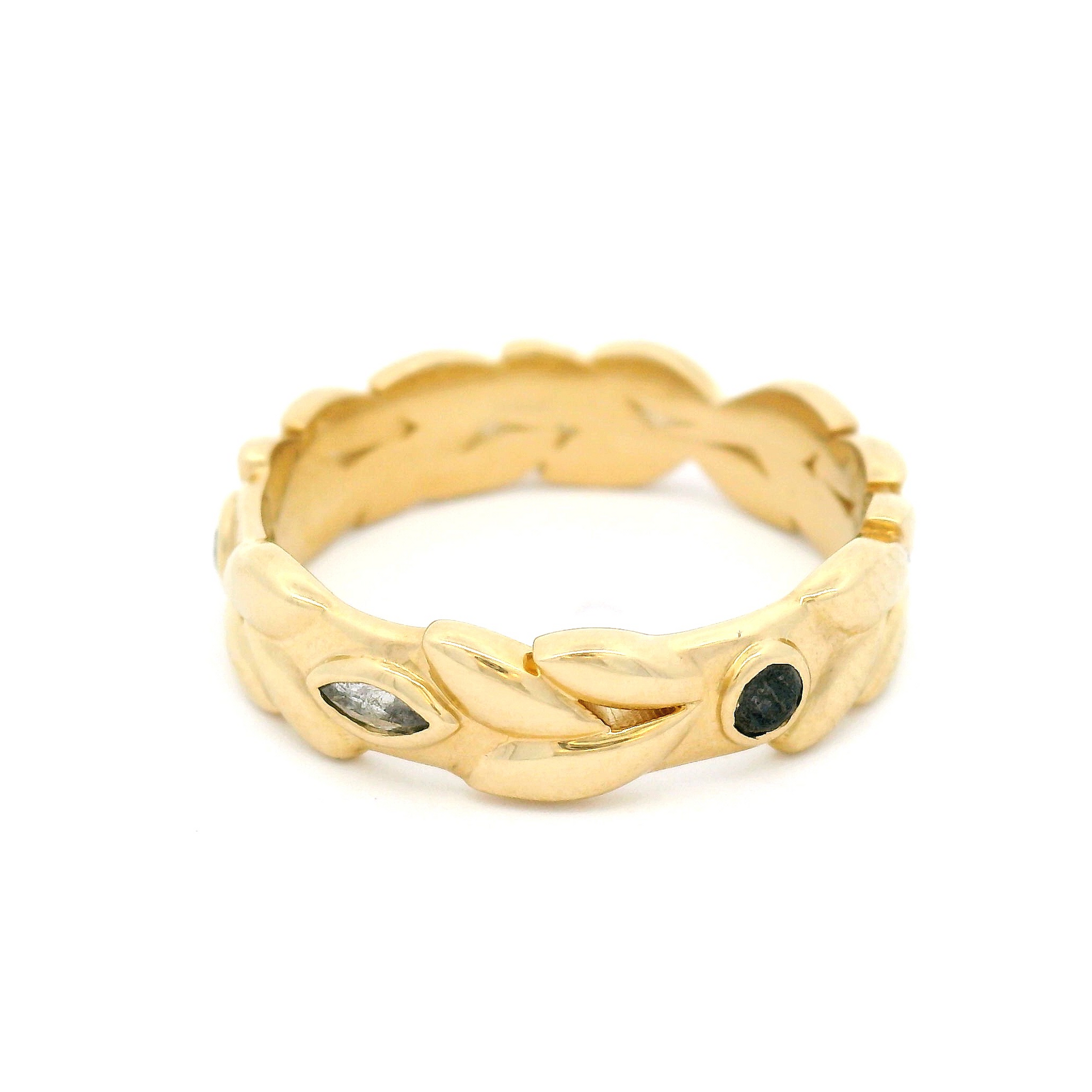 14k Yellow Leaf Band with 0.13cts Salt & Pepper and Black Diamonds