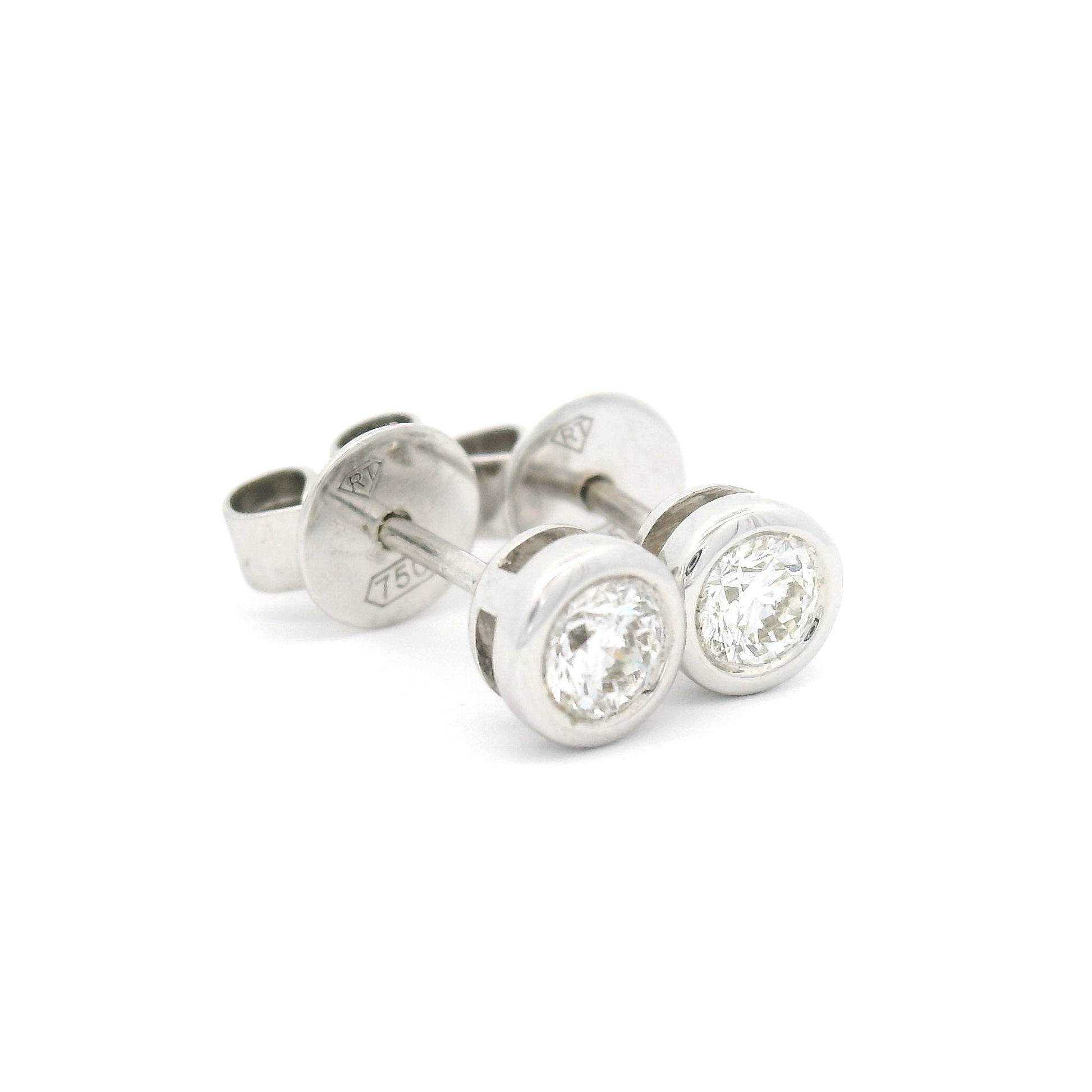 18k White Bezel-Set Studs with 0.30cts Natural Diamonds