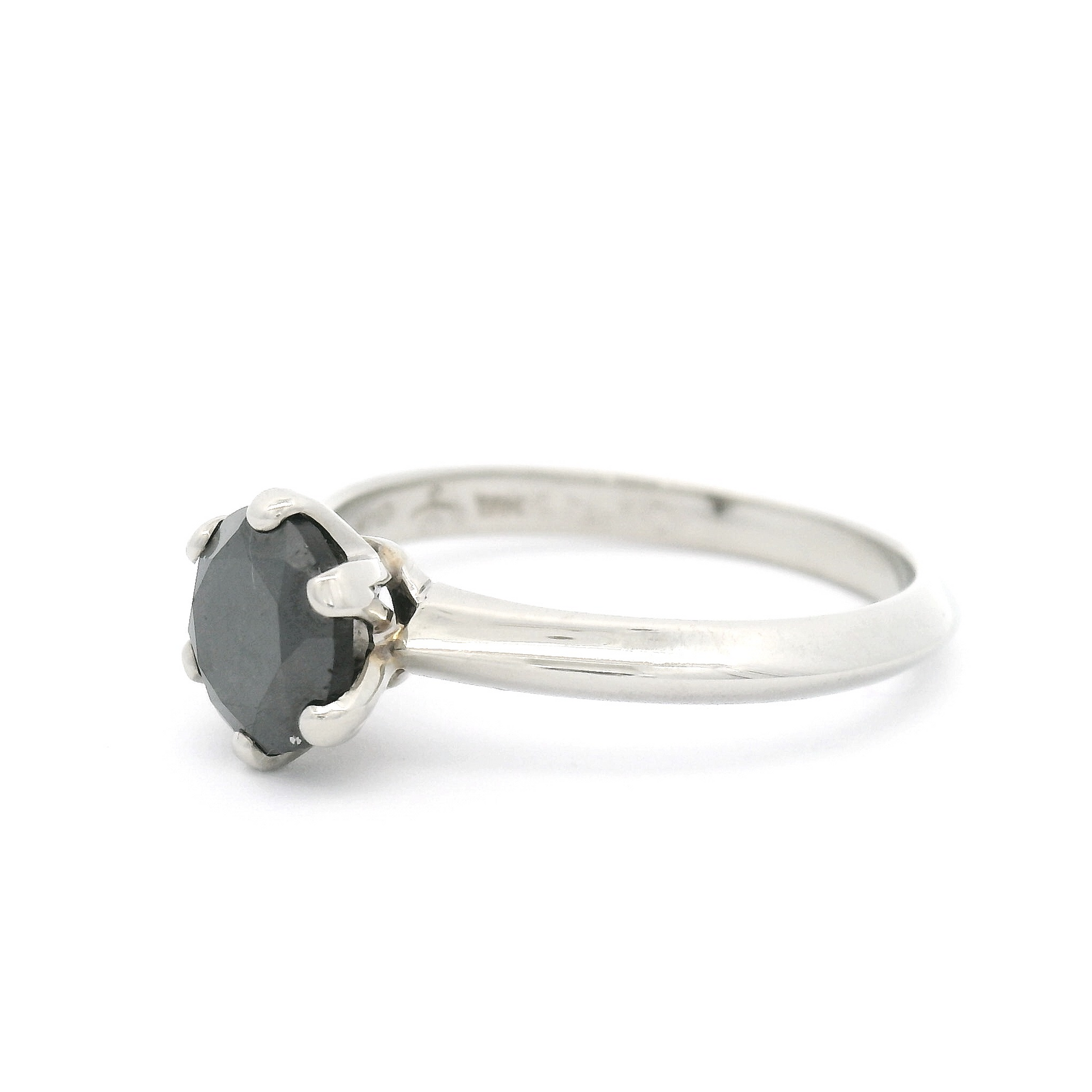 18k White Six-Claw Solitaire with 1.22ct Black Round Brilliant Cut Diamond