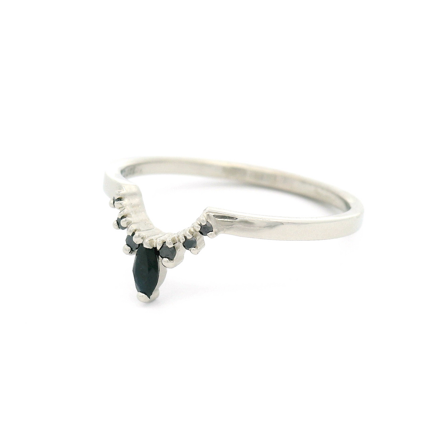 10k White Contour Band with Black Spinels