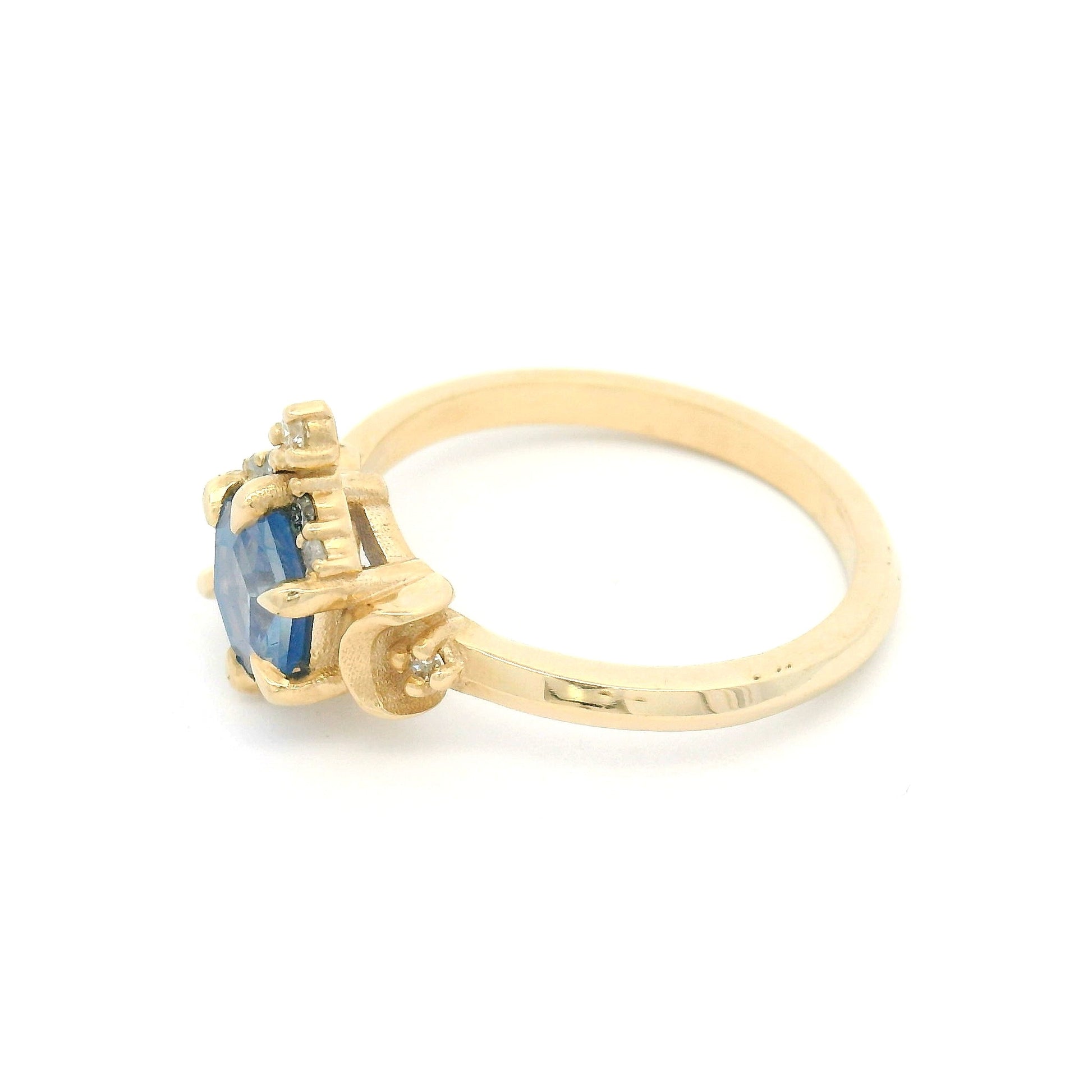 10k Yellow Engagement Ring with 0.95ct Violet Sapphire and Accent Diamonds