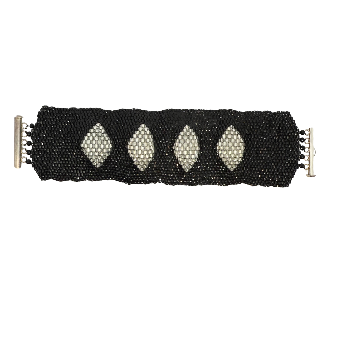 Dimensional Diamonds Beaded Bracelet