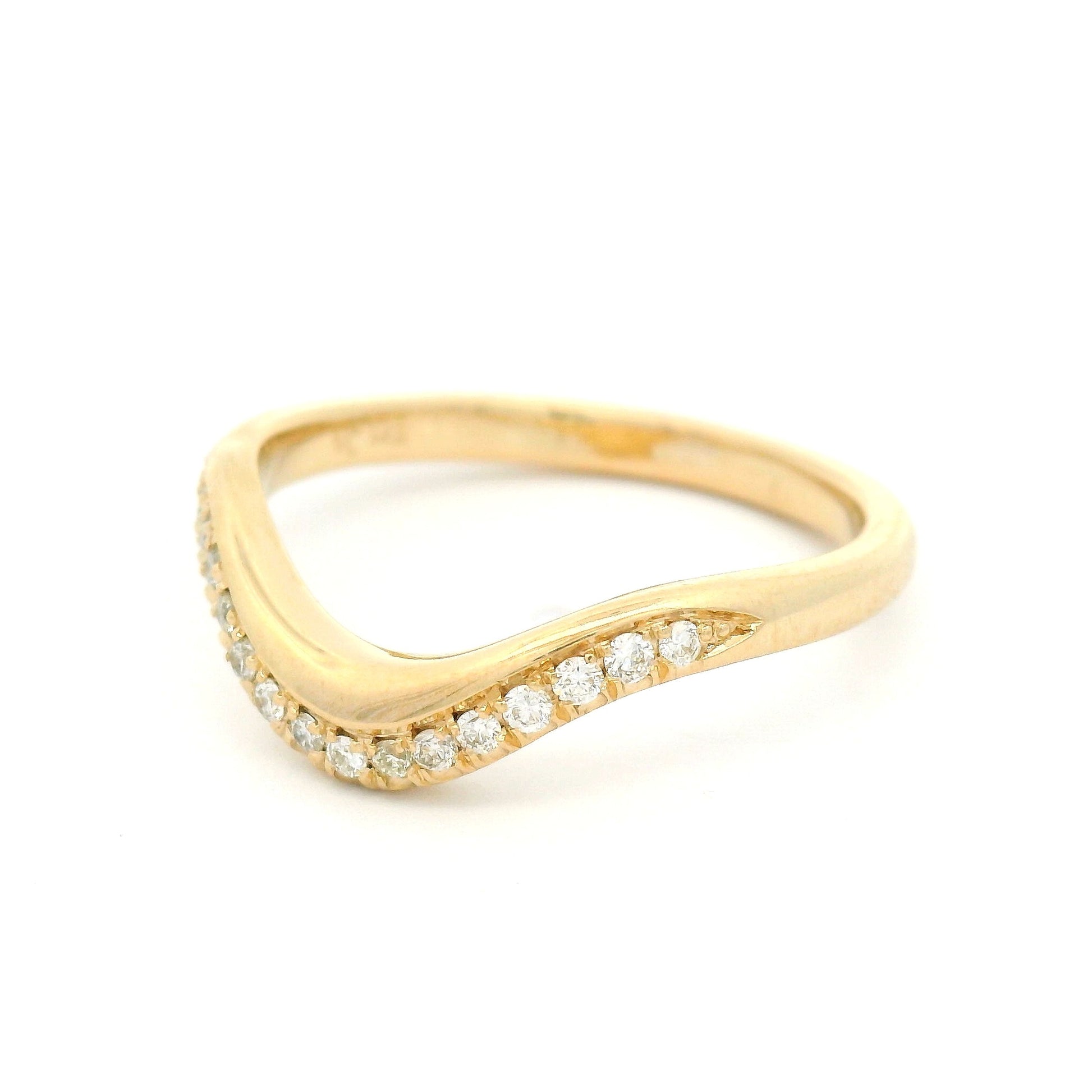 14k Yellow Contour Band with 0.15cts Natural Round Brilliant-Cut Diamonds
